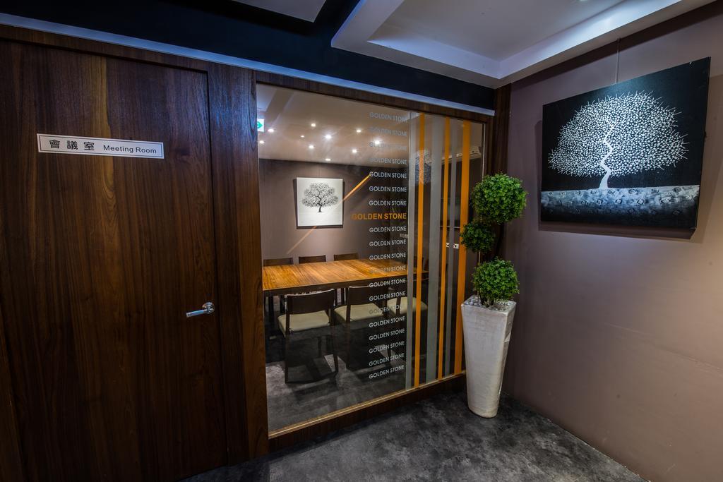 Golden Stone Hotel Kaohsiung Bagian luar foto