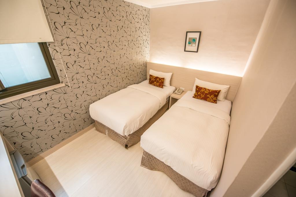 Golden Stone Hotel Kaohsiung Bagian luar foto