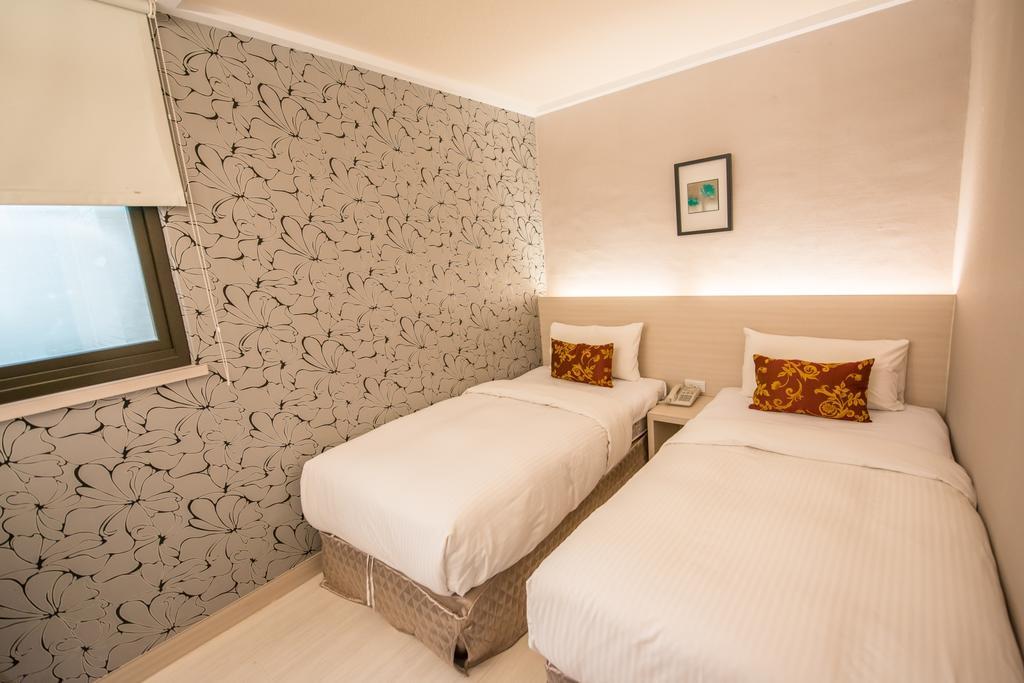 Golden Stone Hotel Kaohsiung Bagian luar foto