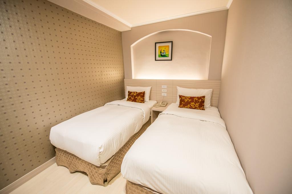 Golden Stone Hotel Kaohsiung Bagian luar foto